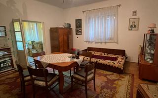Casa ,curte și gradina.Teren cu 2700 mp. - Poză 2