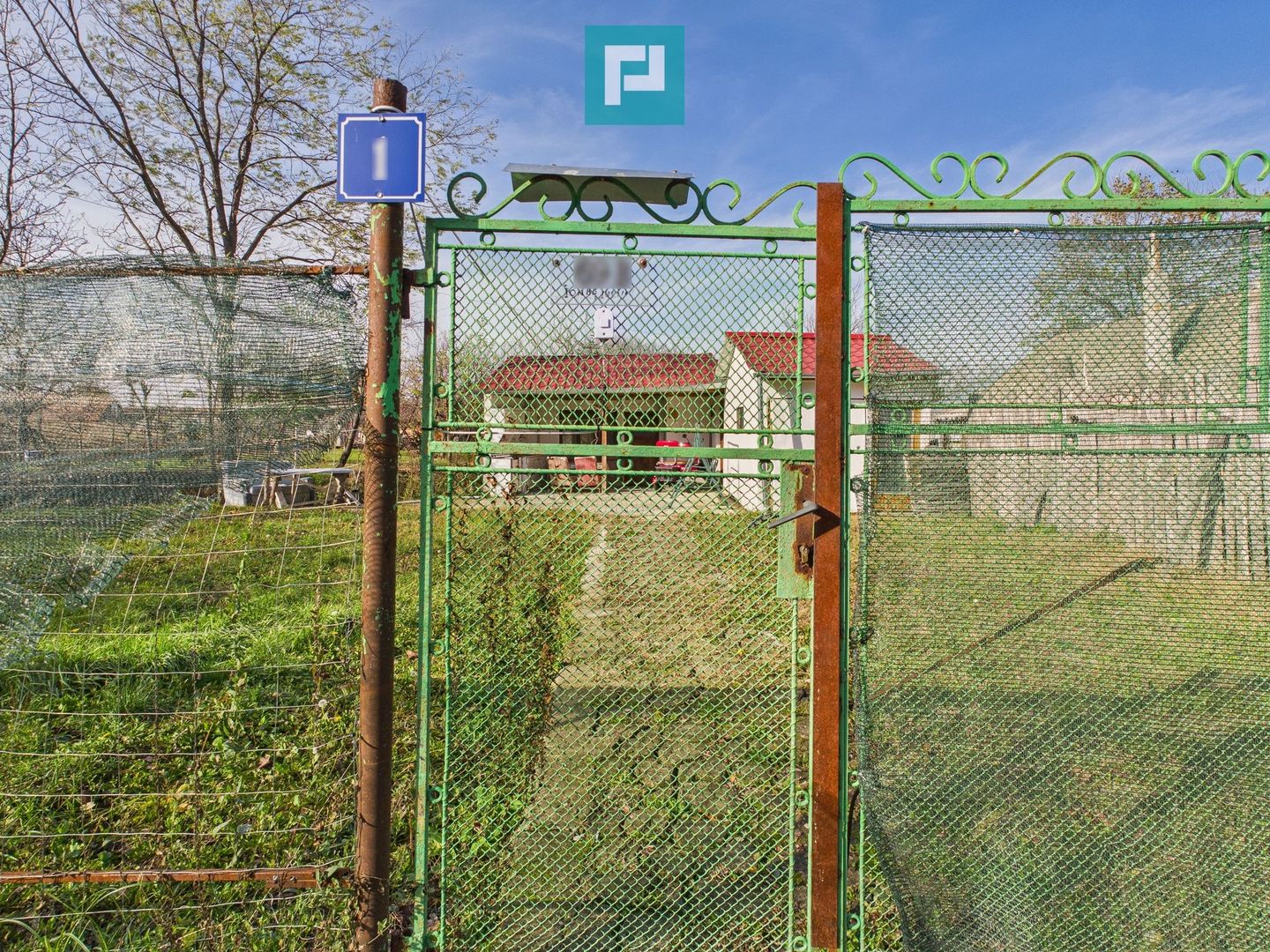 Casuță cu priveliște panoramică spre Cetatea Șiria - Poză 20