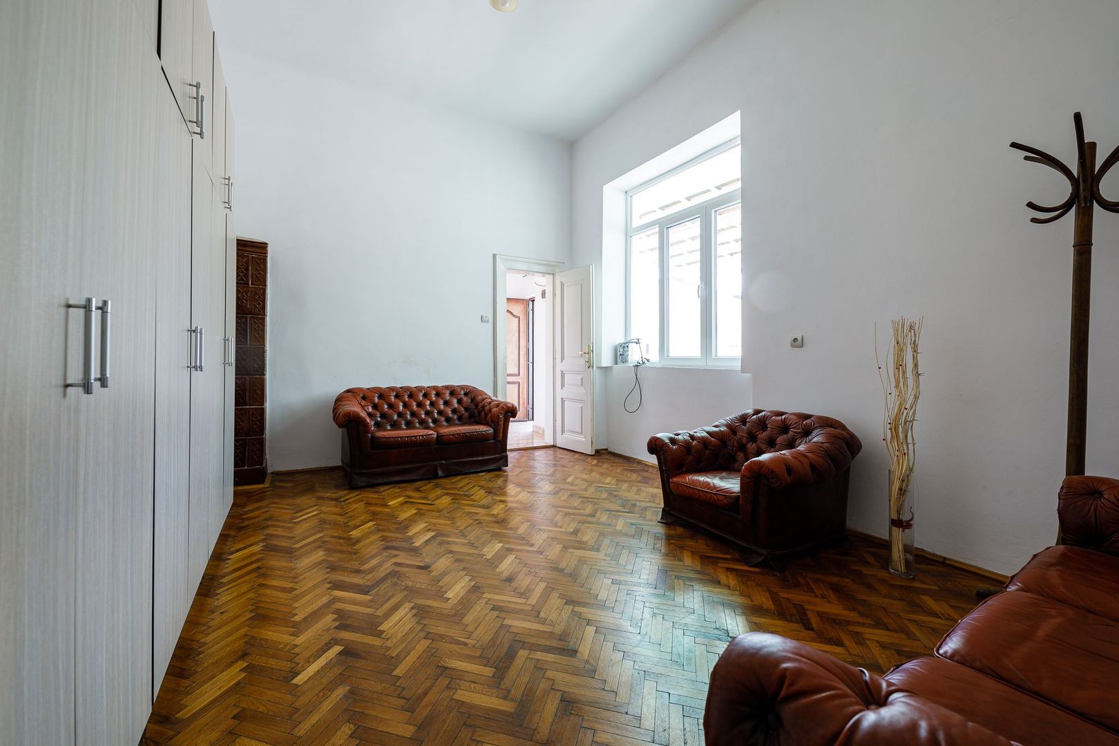 INCHIRIAT - Spatiu birou cu terasa proprie | P-ta Maria | Curte & Depozitare - Poză 3