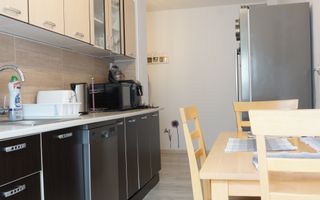 3 camere insorit, 2 bai, parcare si beci in Centrul Civic - Poză 7