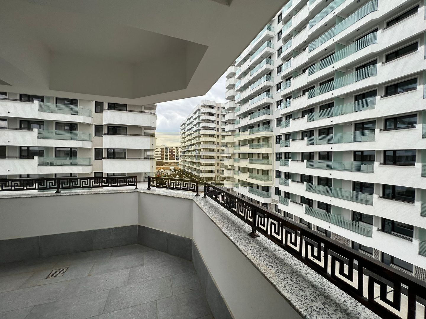 Apartament 2 camere decomandat Royal Town - Copou - Poză 27