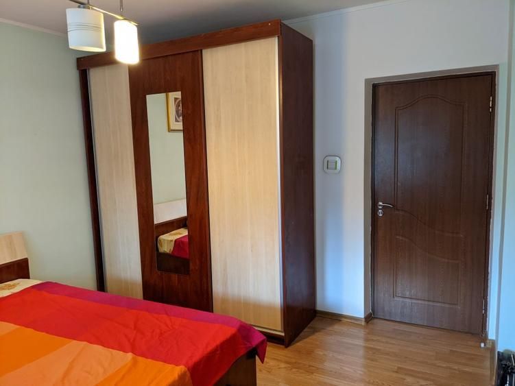 Apartament modernizat de 3 camere - locatie ultra-centrala - Poză 5