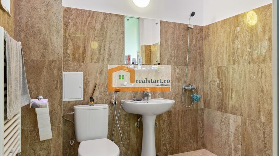 Pta Romana, Vedere spectaculoasa, Renovat total, inclusiv instalatii - Poză 7