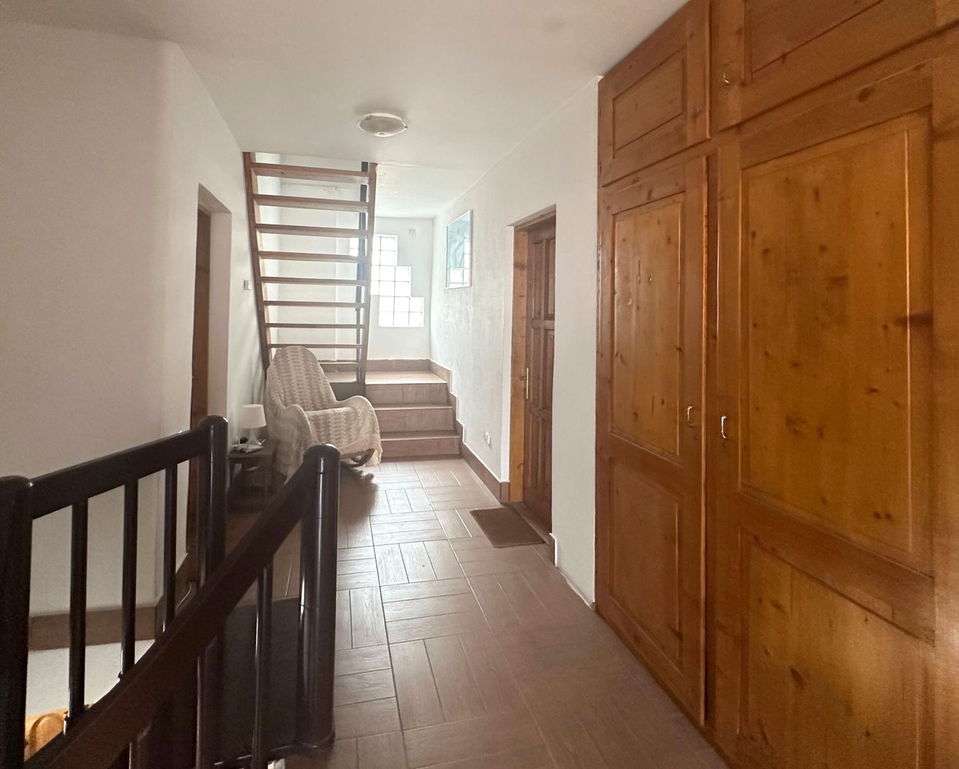 Vânzare casă Individuală 12 Camere la 5 minute de Castelul Bran - Poză 8