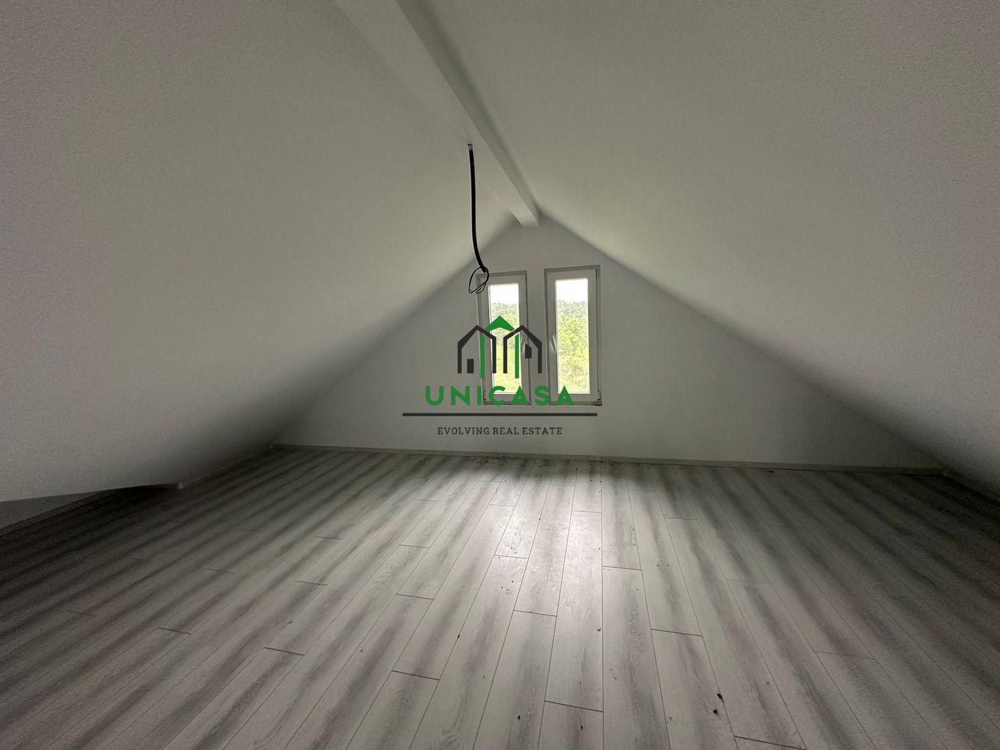 Casă de vânzare în Comuna Băbeni - Poză 15