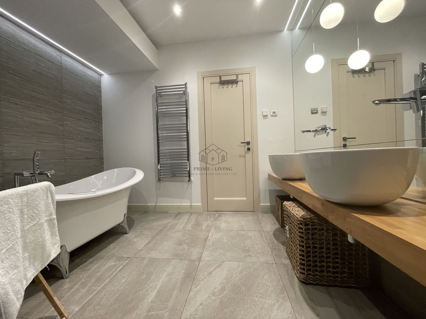 APARTAMENT ULTRACENTRAL DE LUX CU 4 CAMERE LA INCHIRIERE IN COMPLEX - Poză 18