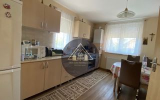 Casă mare și modernă - Poză 11