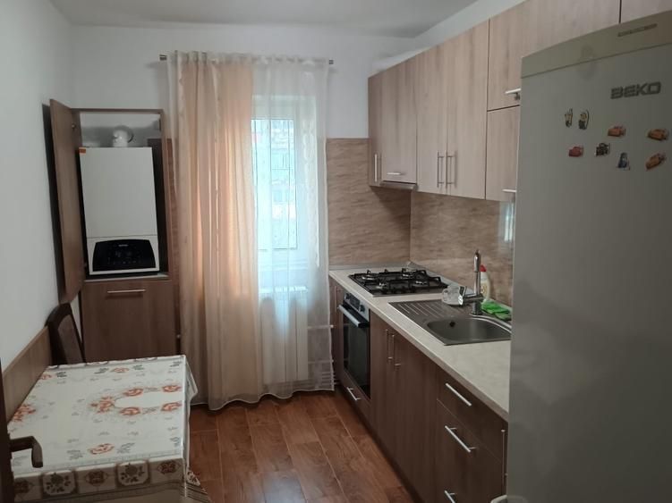 Vând  apartament 3 camere - Poză 6