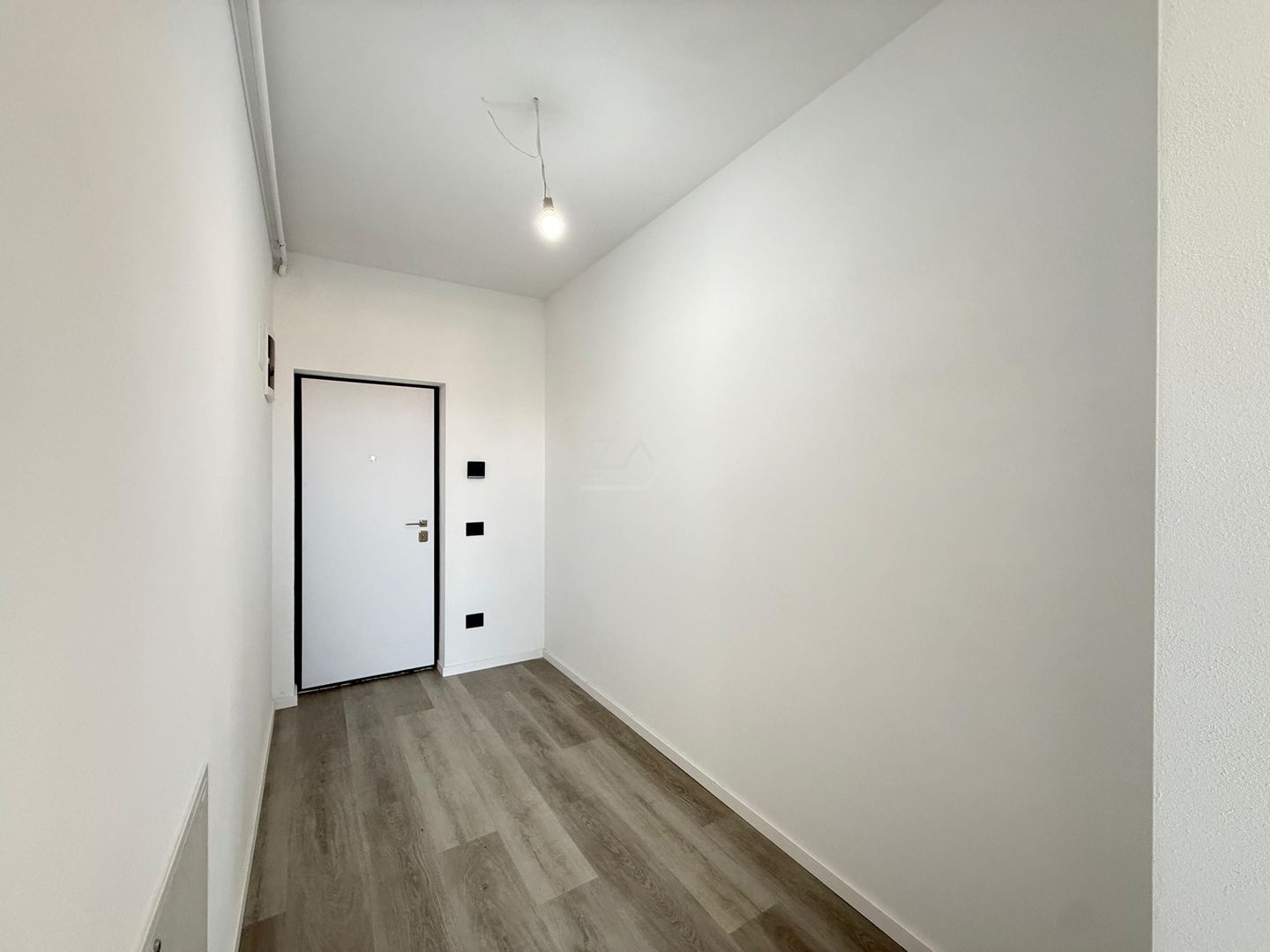 Ap pe 2 niveluri. 3 camere, 2 bai. 2 locuri de parcare. - Poză 6