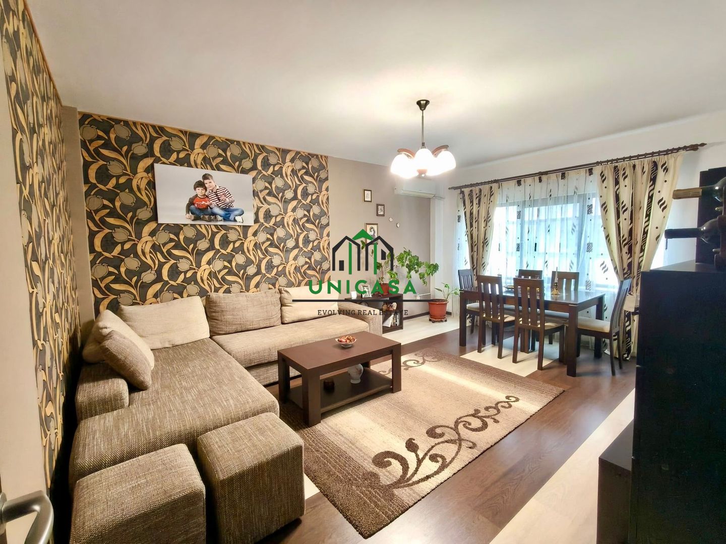 Apartament de inchiriat / 3 camere/ loc de parcare privat - Poză 1