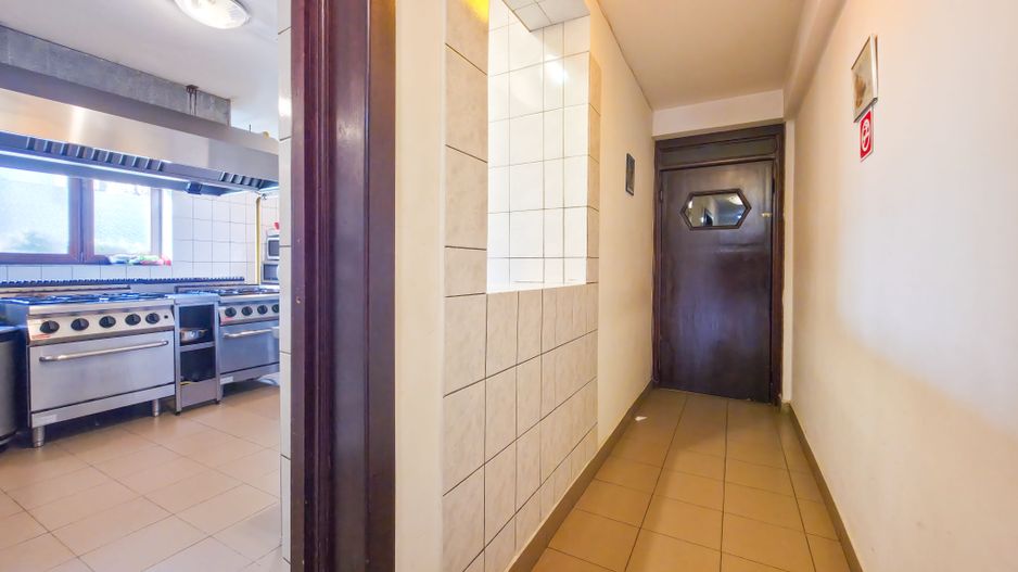 De vânzare – Proprietate comercială tip Restaurant & Salon Evenimente - Poză 31