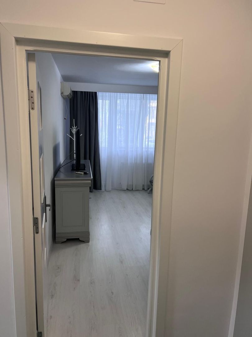 De inchiriat apartament 2 camere – Delfinariu, Constanța - termen lung - Poză 4