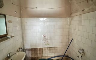 Casa renovabila | 100mp + 300mp curte individuala | Dambul Rotund - Poză 11