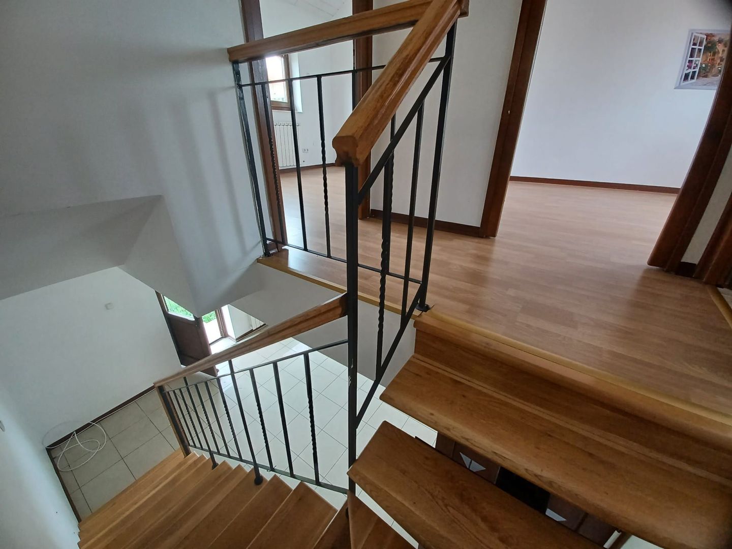 Casa insiruita, 2 dormitoare, garaj, Sanmartin. 120 000 E. Comision 0. - Poză 9