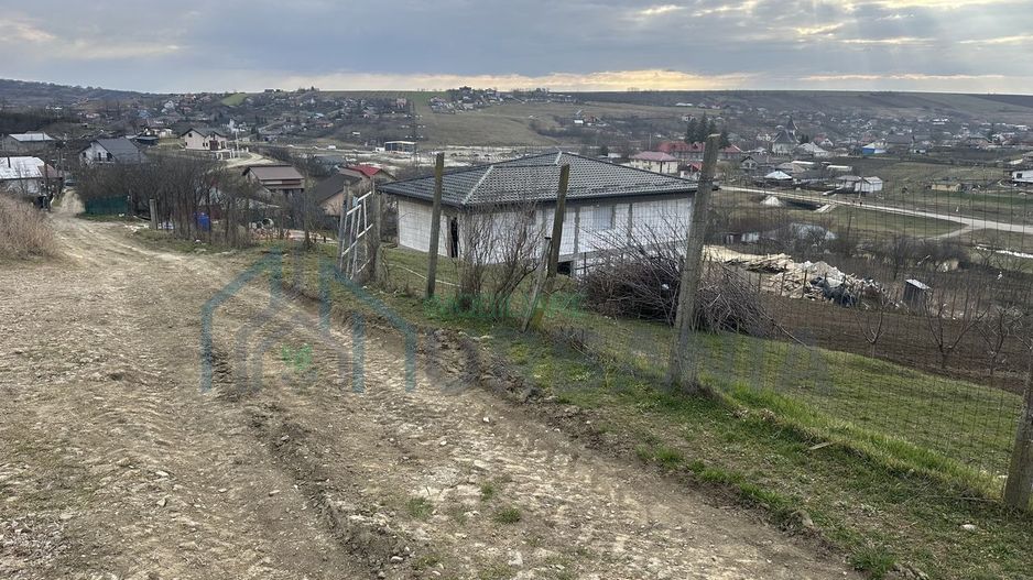 Teren intravilan 1724mp - Poză 3