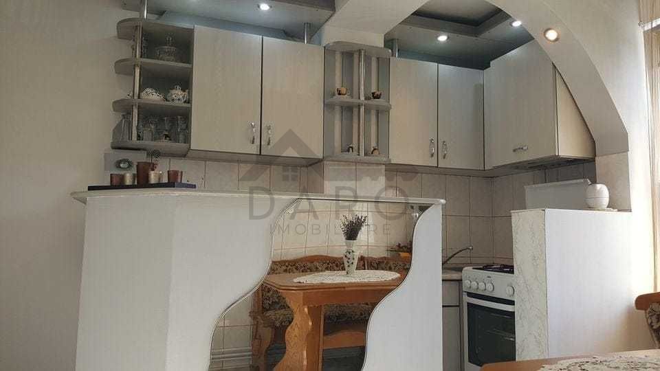 Vand apartament cu 2 camere, etaj 1 pe Bulevardul Pandurilor - Poză 6