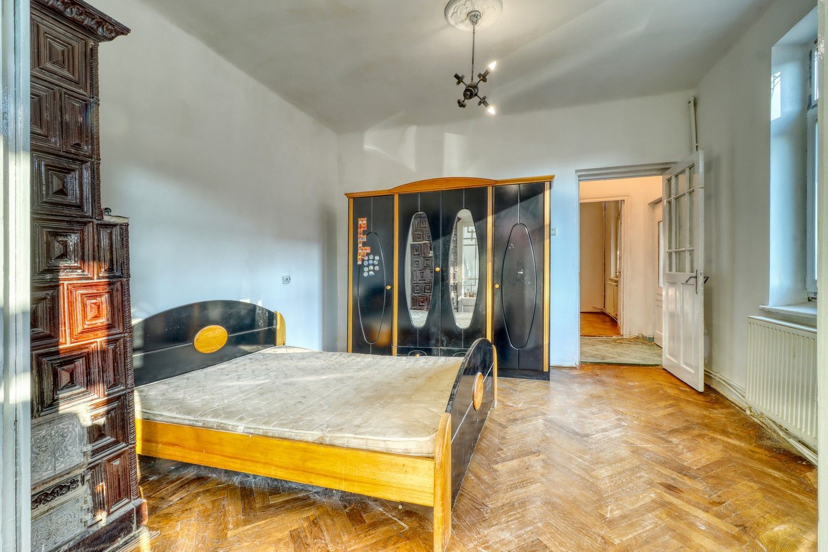 Centru- Casă boierească individuală- 5 camere si  451 mp teren - Poză 13