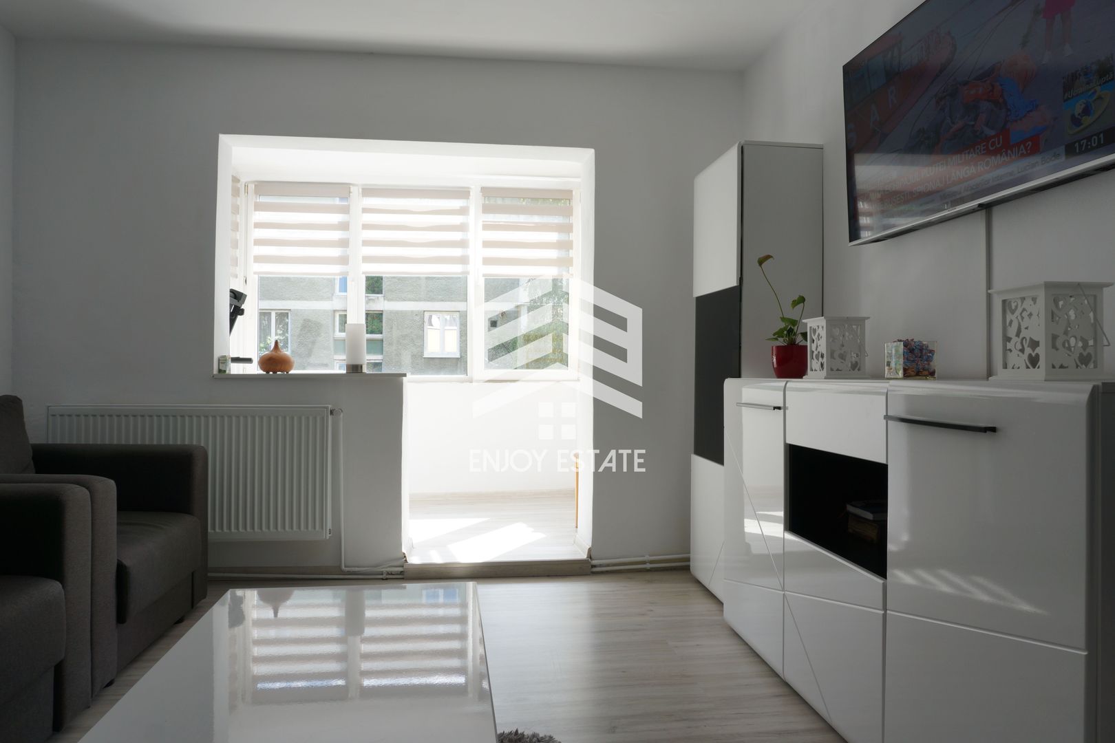 3 camere insorit, 2 bai, parcare si beci in Centrul Civic - Poză 4