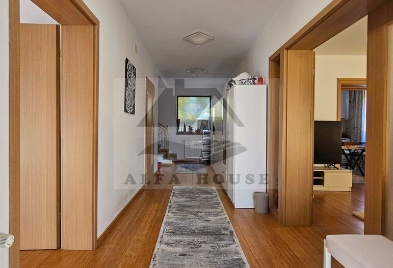 Casă individuala cu 5 camere, 270 mp, Tractorul - zona Coresi - Poză 4