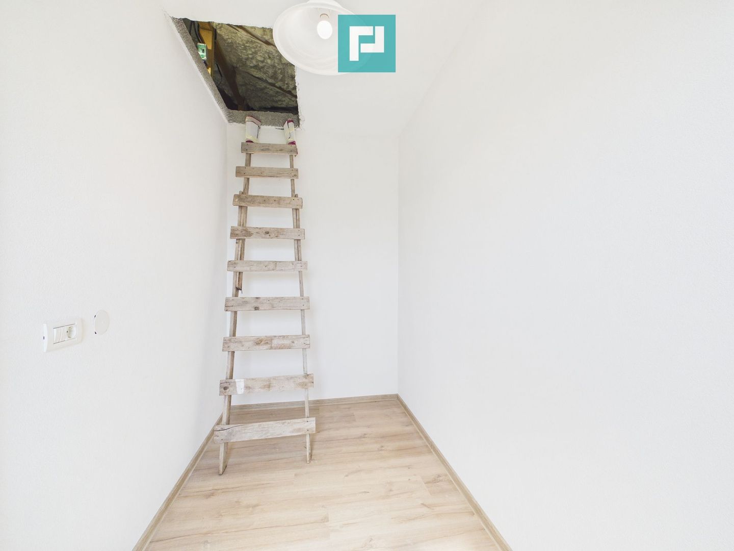 Duplex 5 camere-Dumbrăvița - Poză 16