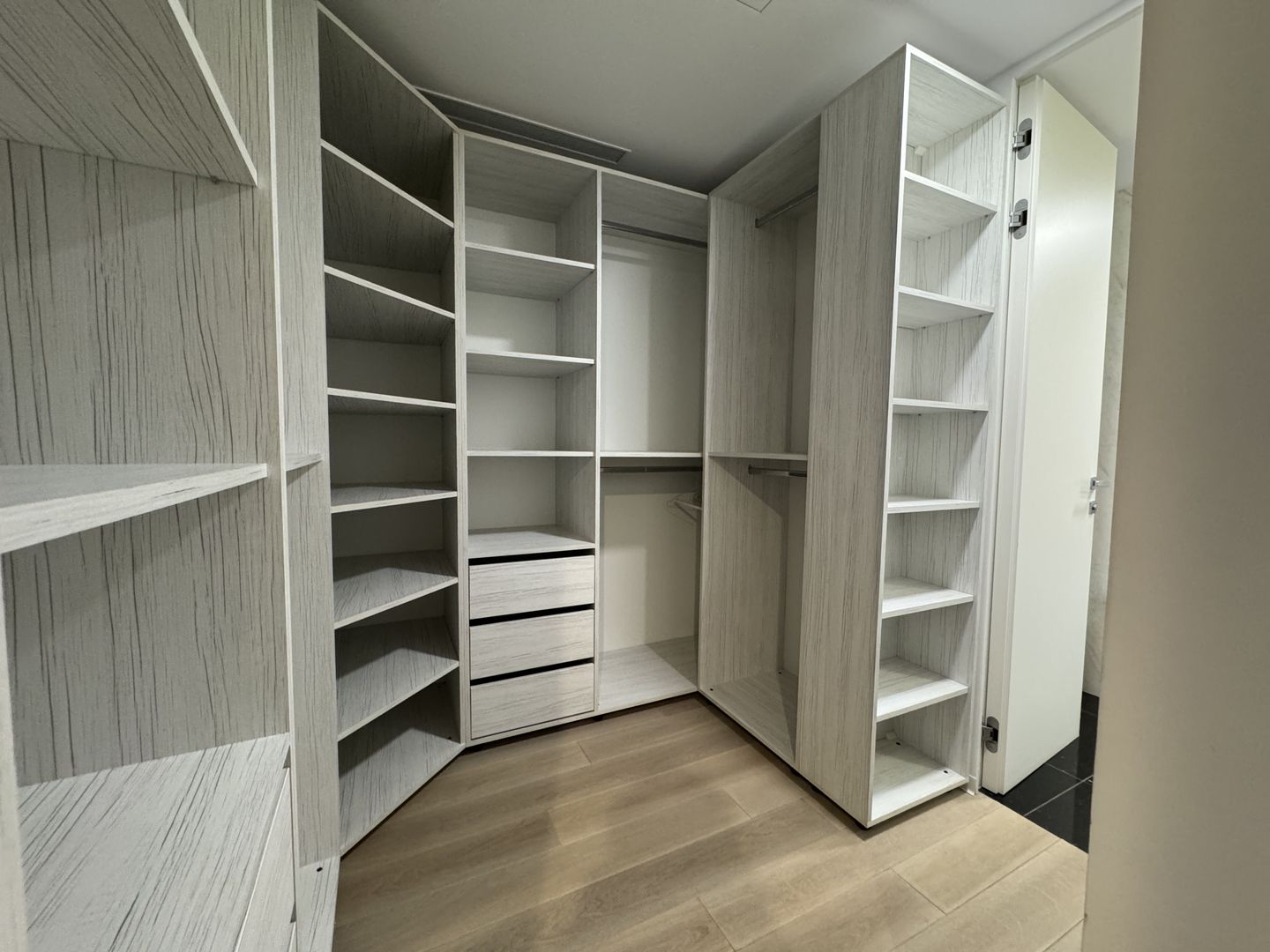 APARTAMENT LUX | PARCARE | ONE CHARLES DE GAULLE - Poză 7