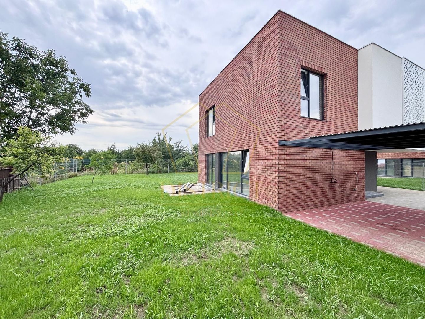 Casa individuala superba cu 4 camere | Ciarda Rosie - Poză 2