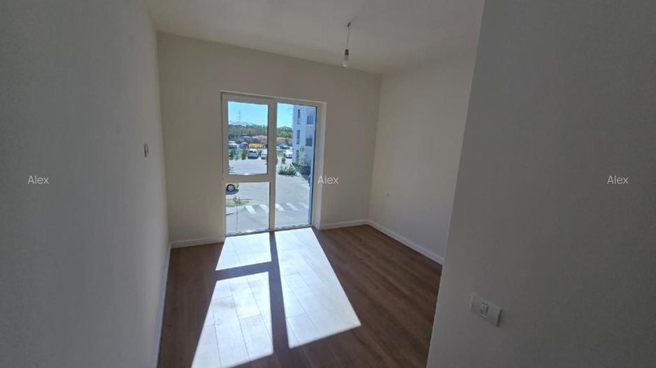 Ofer spre vanzare apartament aproape nou cu 2 camere, nemobilat - Poză 8