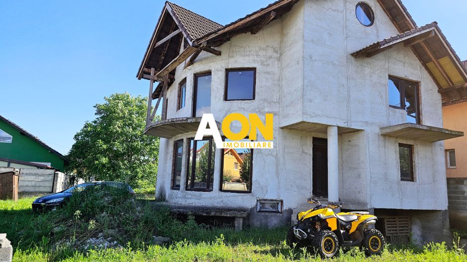 Casa la gri, S+P+M, 4 camere, 500 mp teren, Cetate, toate utilitatile - Poză 1