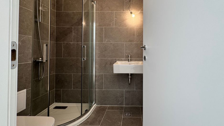 3 camere 75 mp SU + Balcon 8mp - Verdere curte interioară - Poză 11
