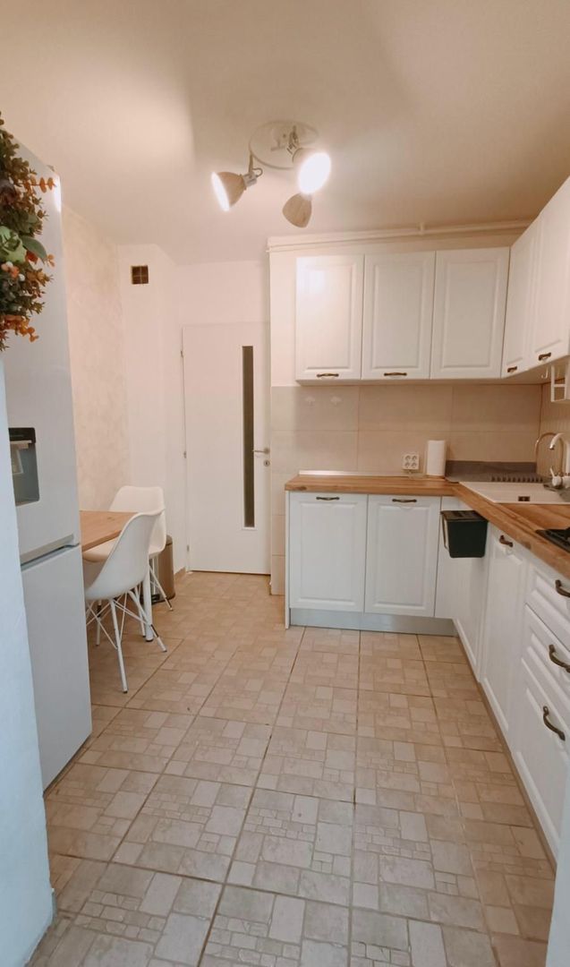 Închiriere apartament 3 camere Tineretului - Poză 1