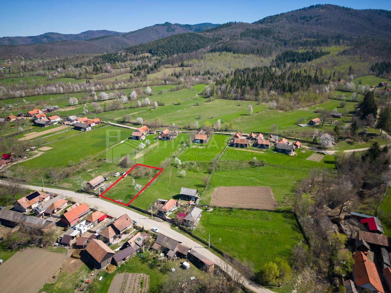 Teren intravilan, 1100 mp - Localitatea Zagon - Poză 9