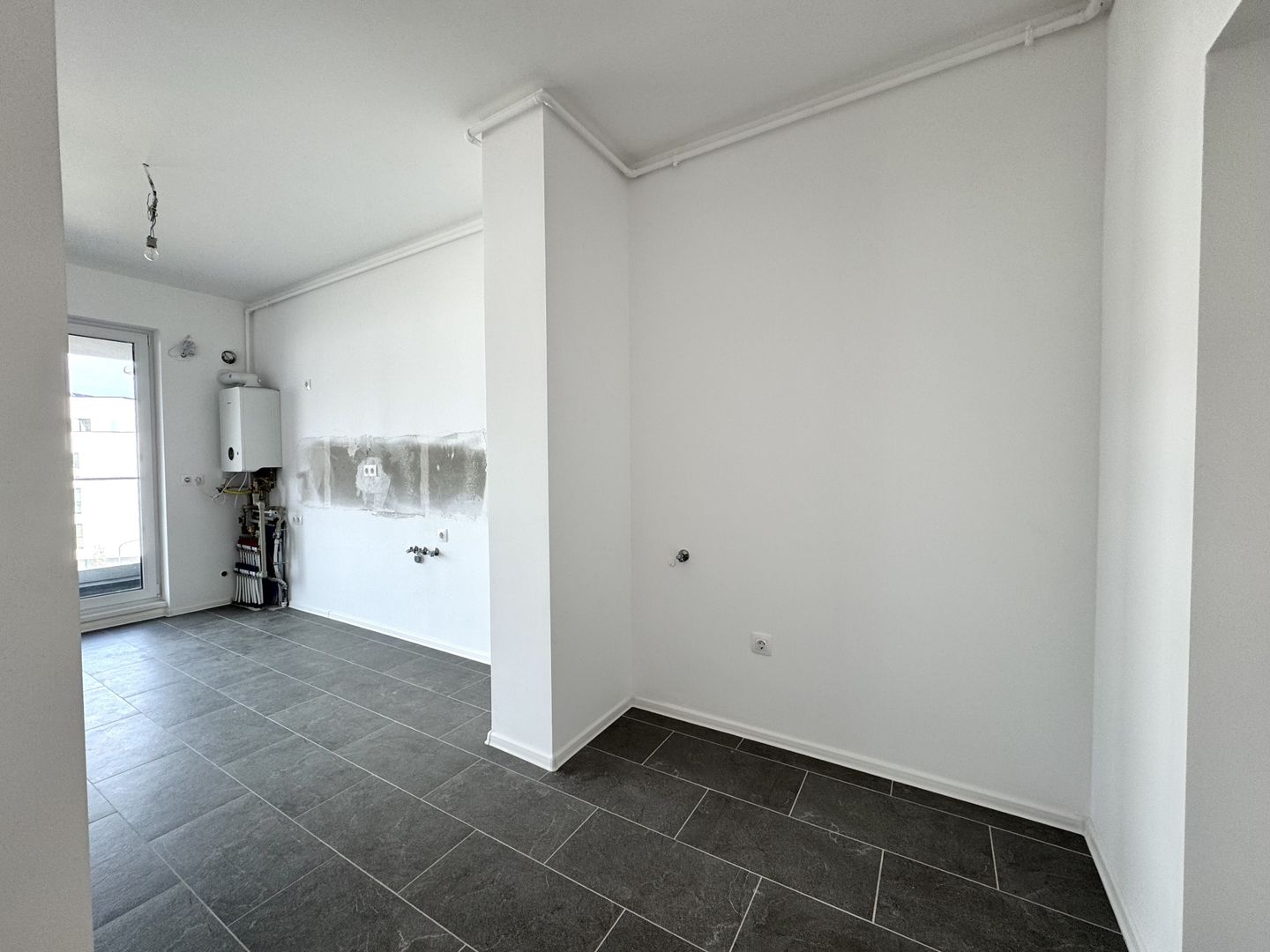3 camere 76 mp SU + Balcon 6.5mp - Zona Lac Straulesti-Mall Colosseum - Poză 15