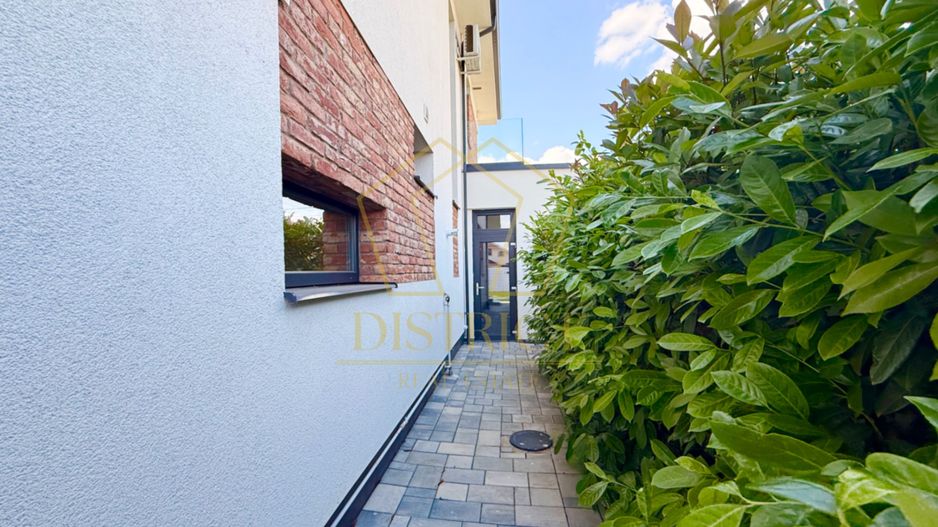 Duplex deosebit cu 5 camere | Garaj + beci | Dumbravita - Poză 11