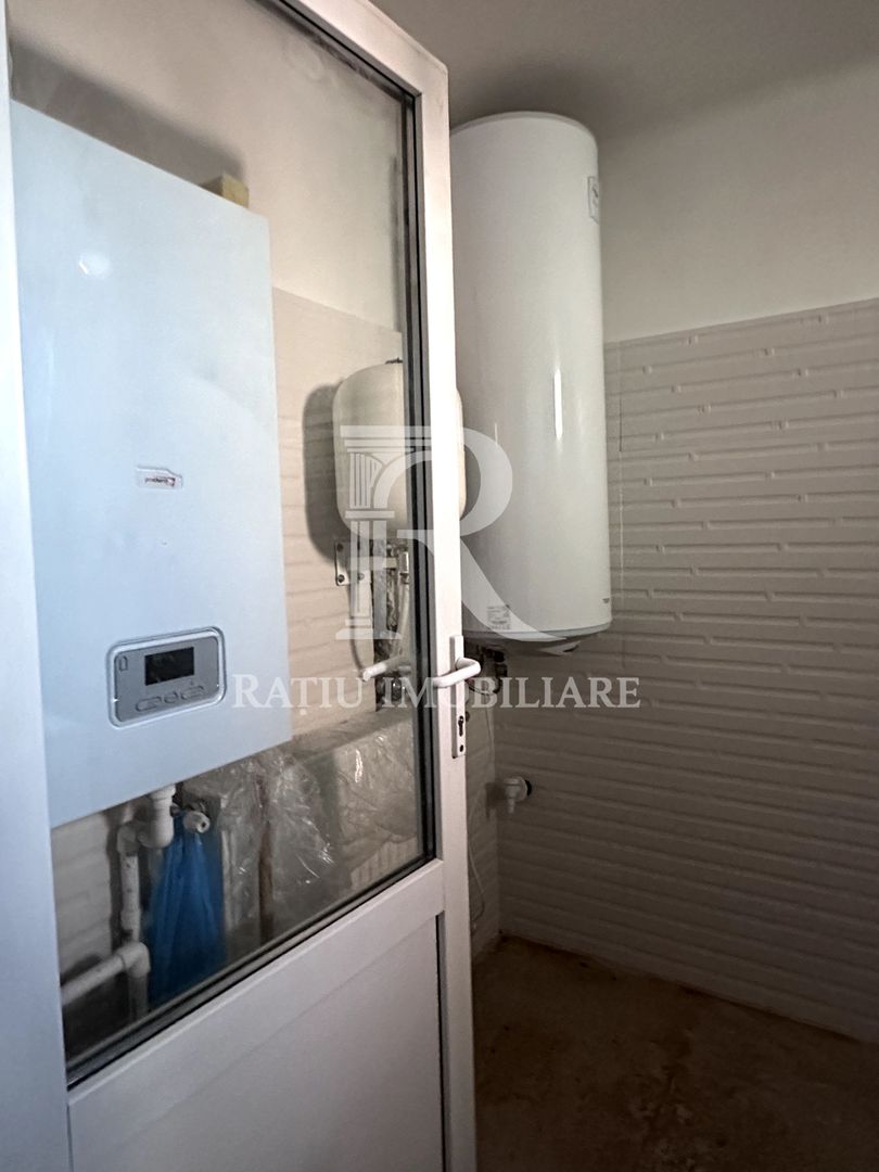 Casa cu anexe si pivniță | Teren intravilan generos | Sannicolau Roman - Poză 8