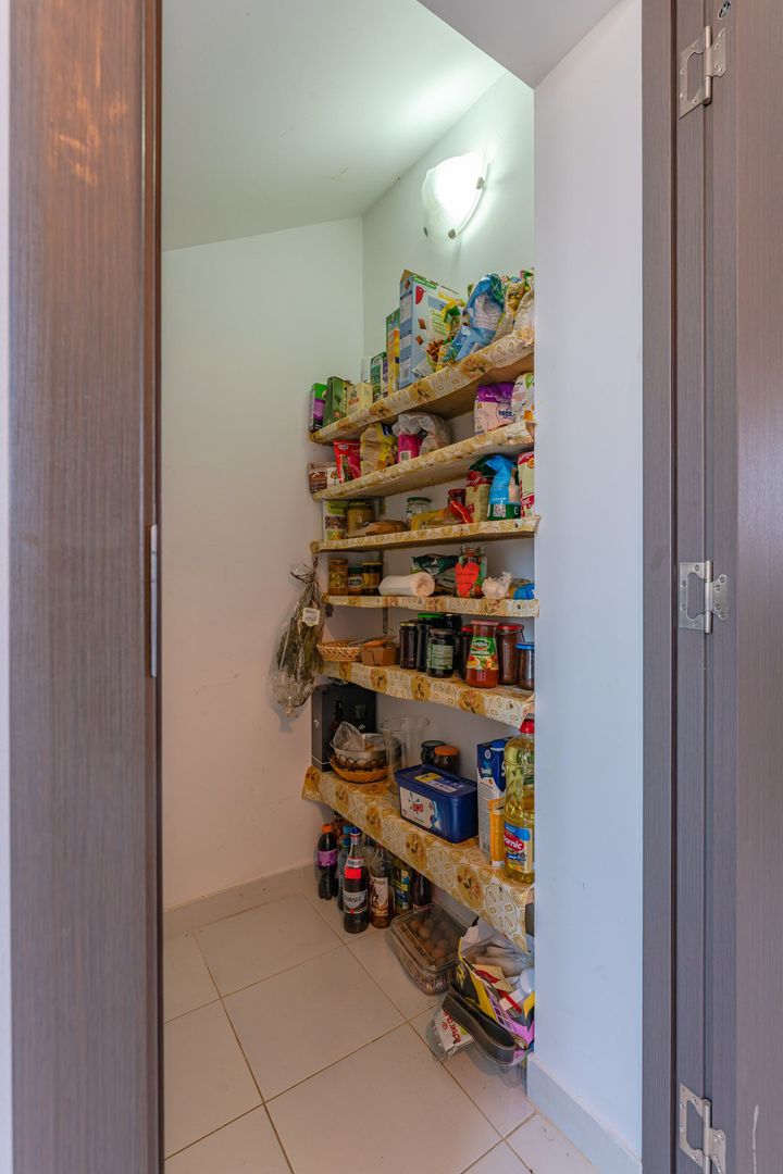 Casa insiruita compusa din 4 camere in Sanpetru - Poză 7