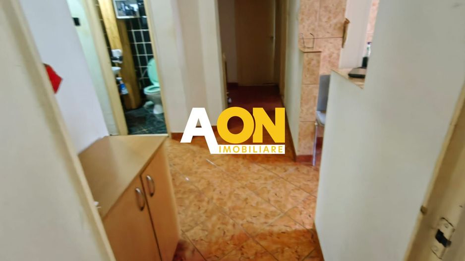 Apartament 3 Camere, Decomandat, Zona Cetate, Etaj 1 - Poză 12