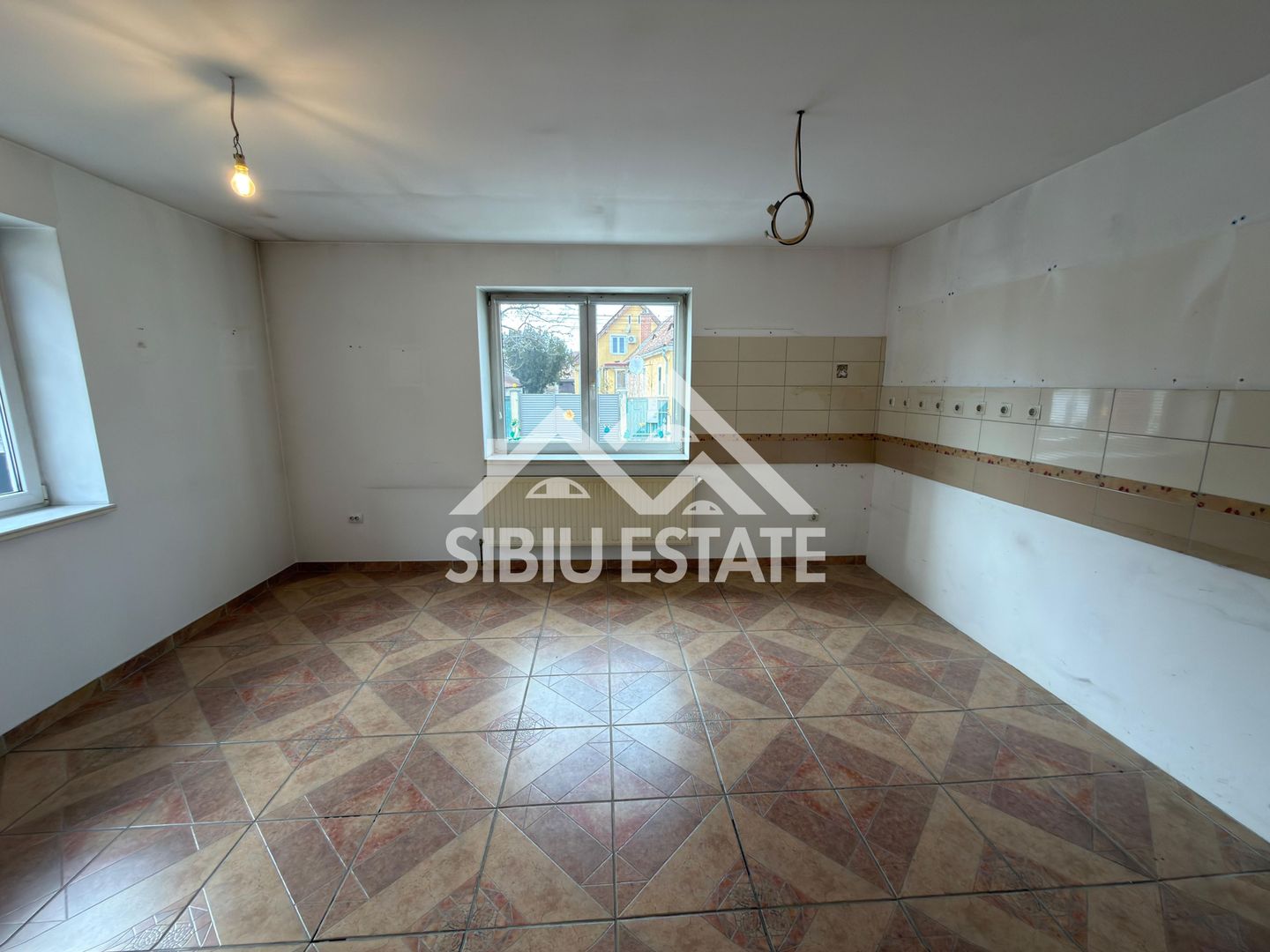 Casă de vânzare în cartierul Turnișor , Strada Livezii, Sibiu - Poză 1