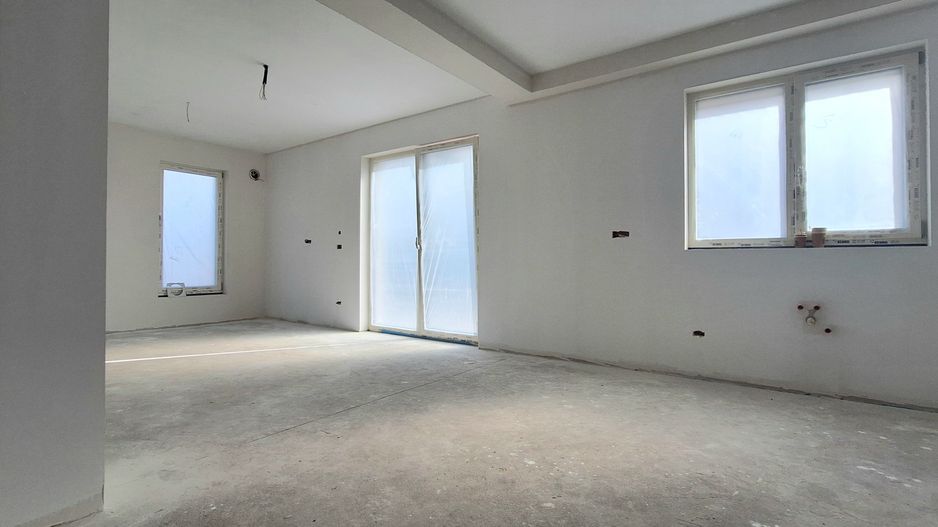 Casa cu garaj- contructie tip duplex - Poză 17