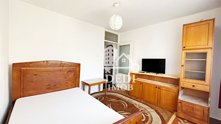 Apartament 3 camere de vanzare in zona Rogerius, Oradea - Poză 3