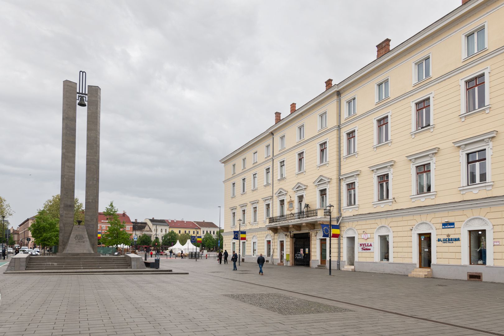 Apartament-galerie la kilometrul zero | 2 camere + mezanin, 2 băi - Poză 2