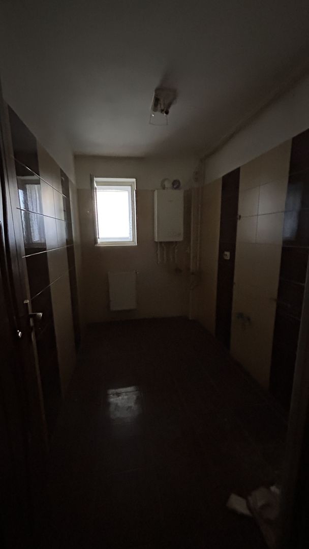 Gorsoniera, total decomandată, cu loc de parcare, bloc 2012 - Poză 6