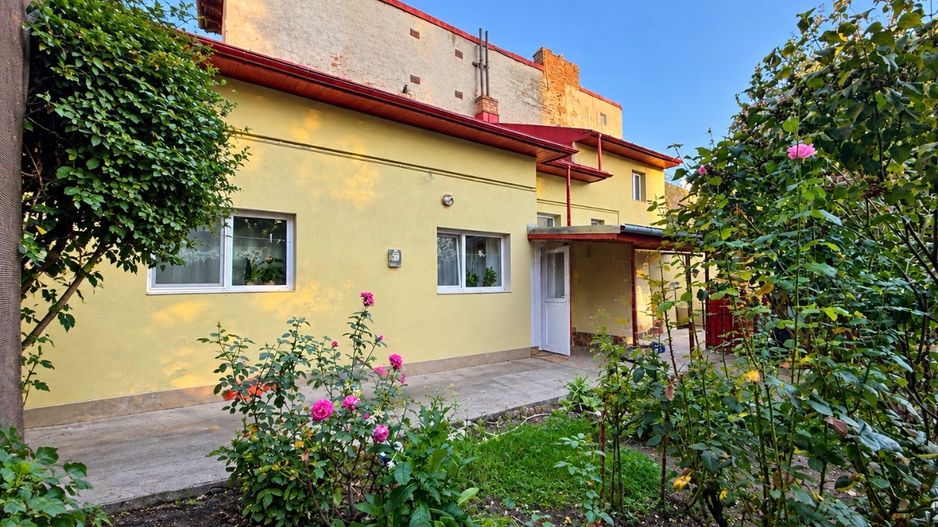 Căsuță interbelică în Cartierul Evreiesc | 225 mp teren | Curte liberă 135 mp - Poză 1
