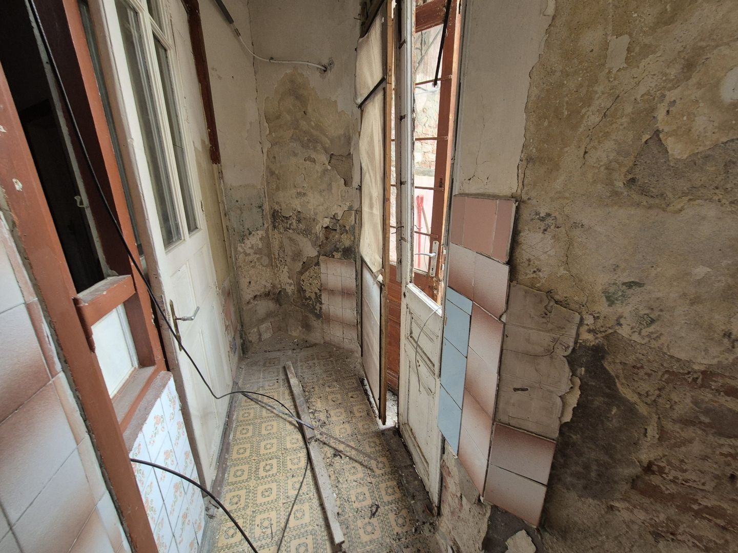 Casa P+1  - Dacia - Eminescu - curte comuna - Poză 13