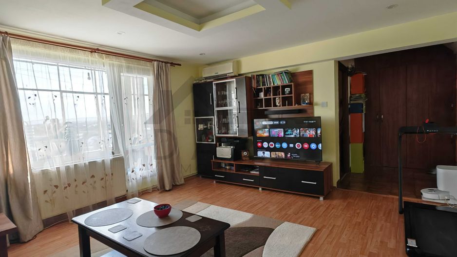 Vand apartament 3 camere - Poză 1