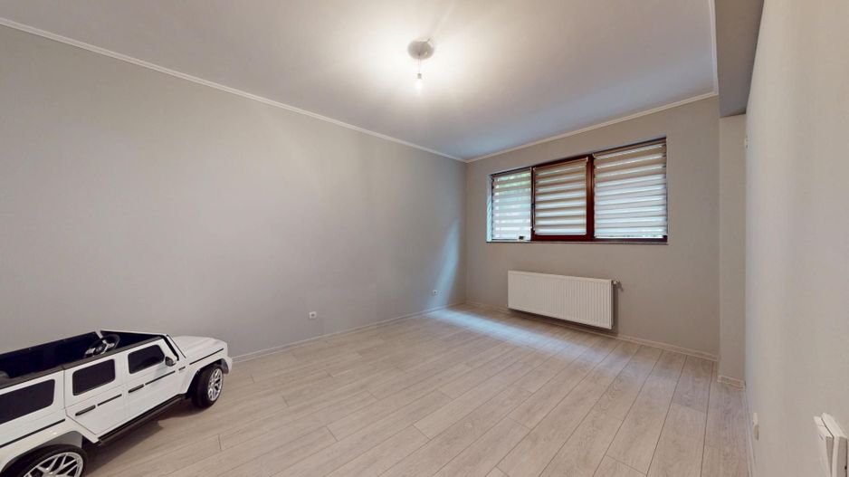 Apart. 3 cam. Decomandat. Demisol/4 in Drumul Bacriului ! - Poză 2