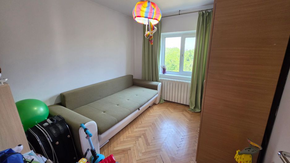 Vand apartament cu 4 camere aproape de centru - Poză 14
