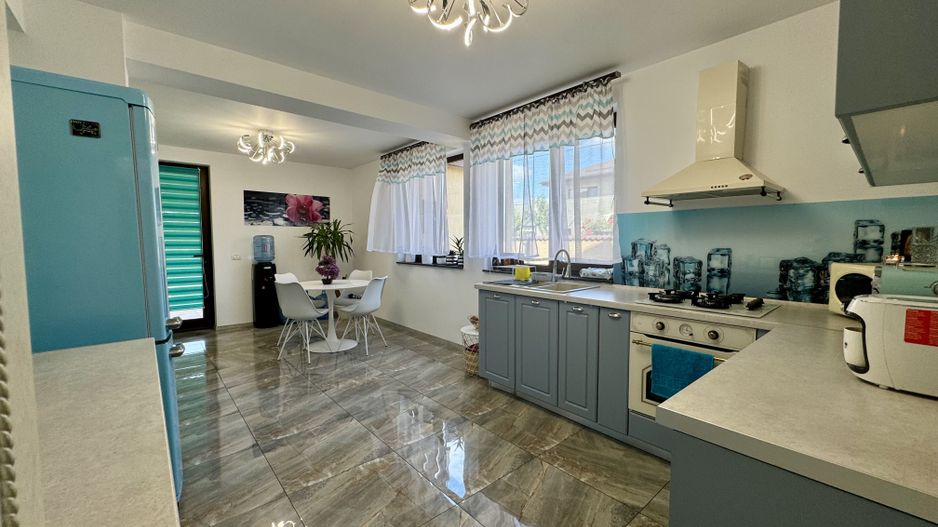 Berceni - VILĂ UNICAT, spațioasă, curte 1.000 mp, la 7 min metrou - Poză 10