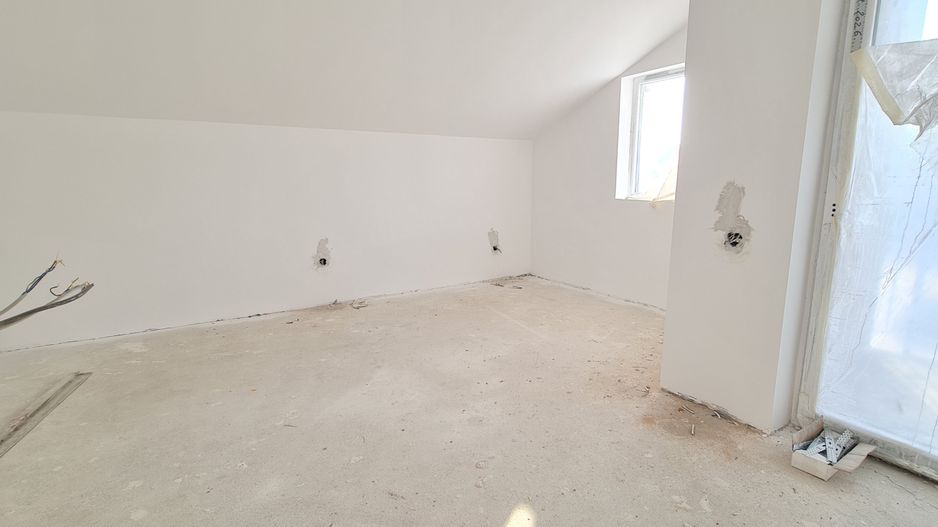 Casa individuala 5 camere cartier Izvor Tarlungeni - Poză 8