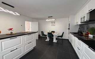 Casa INDIVIDUALA -Zona Lacul Lui Binder - Poză 1