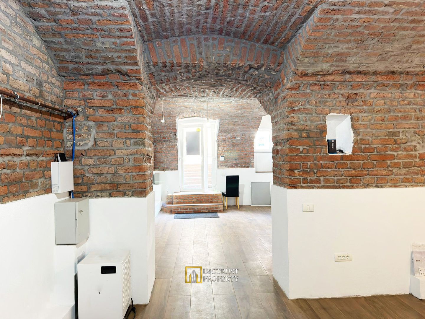 Spațiu Comercial de Închiriat – Ultracentral Arad - Poză 4